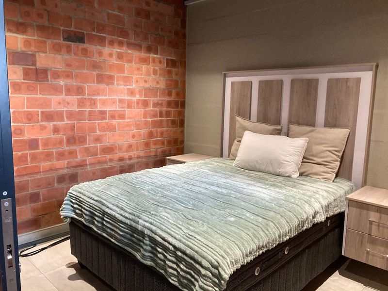 Stylish industrial Loft Apartment / spacious and low Levy - Photo 3