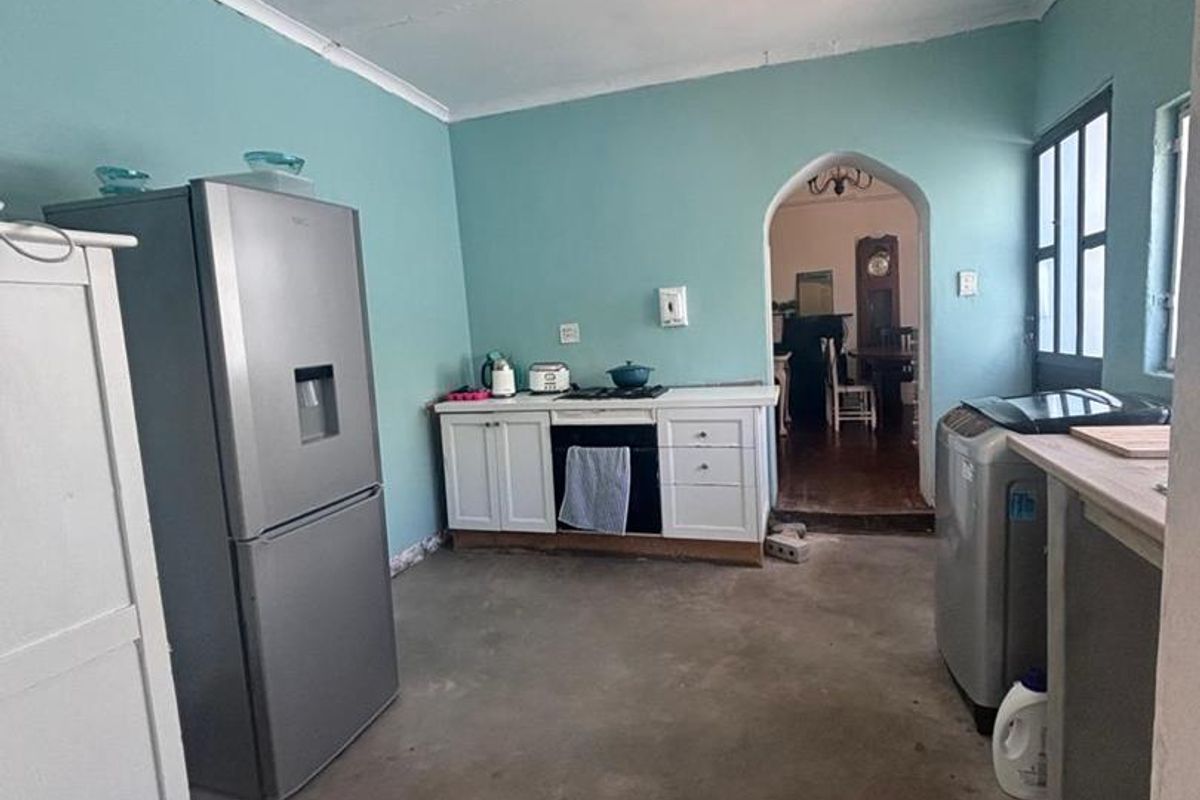 WOODSTOCK PROPERTY FOR SALE - Photo 2