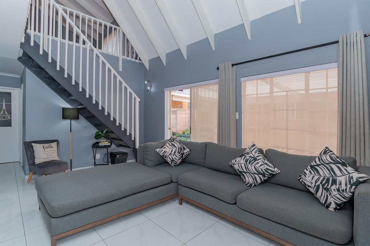 Modern, Safe & Secure 3-Bedroom Townhouse in Van Riebeeck Park - Photo 5