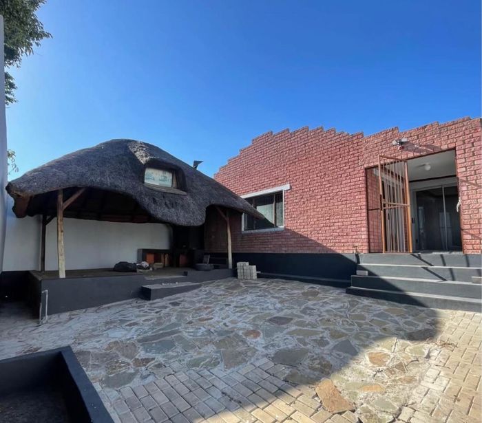 Property #2414895, House Pending Sale in Windhoek North