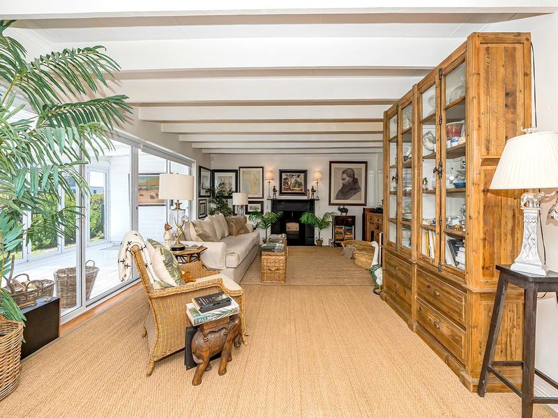 WHERE LUXURY MEETS THE OCEAN - Photo 9