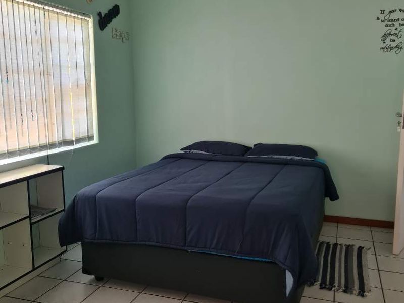 Spacious family home ideal for nature lovers - Photo 8