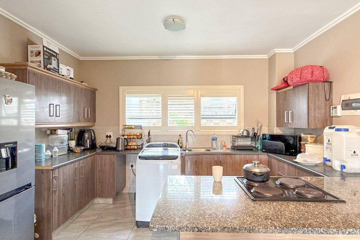 Two bedroom Apartment - Photo 3