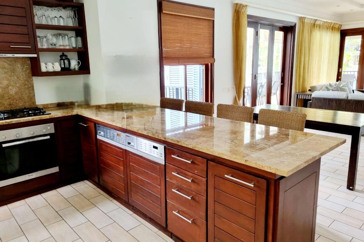 Exceptional ground floor corner unit in unbeatable position - Photo 3