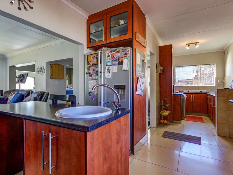Family Home for sale - Photo 8