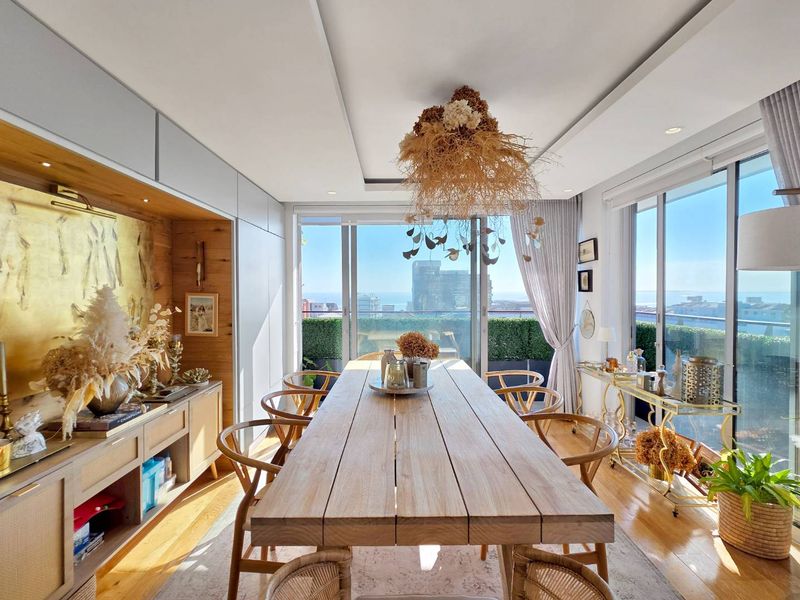 Stylish Modern Apartment in a Prime Location - Photo 6