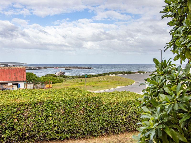 Linger Longer in Gansbaai - Photo 3