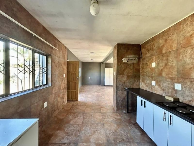 Bellair's Best: Flexible Multi-Unit Living with Great Potential! - Photo 7