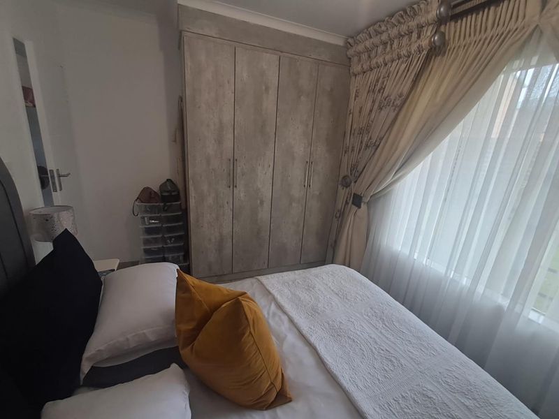 Elegant 4-Bedroom Ground Unit in Sagewood, Midrand - Photo 3