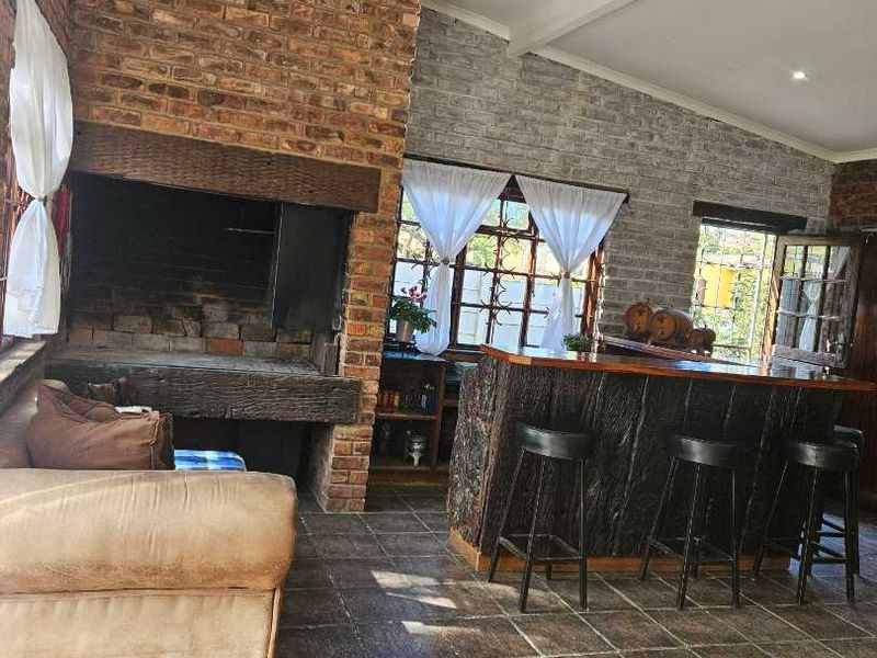 5 Bedroom home for sale in Fairbridge Heights, Uitenhage - Photo 3