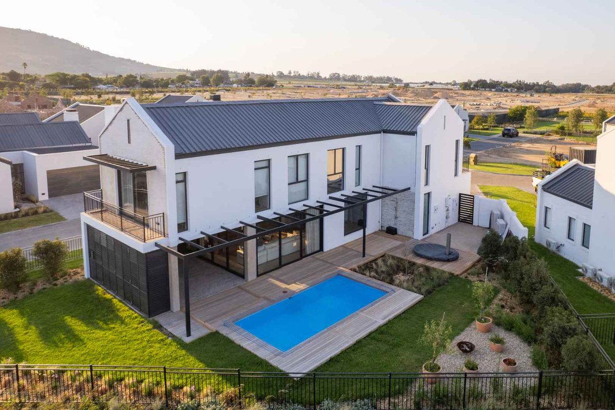 A Contemporary Home Designed for Modern Living at Paarl Valleij Lifestyle Estate & Farm - Photo 2