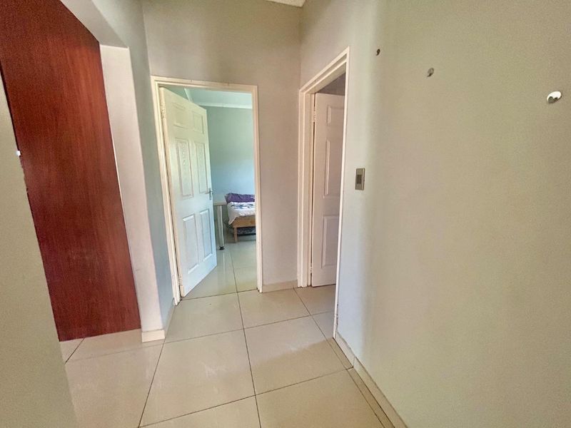 2-Bedroom House For Sale - Photo 5