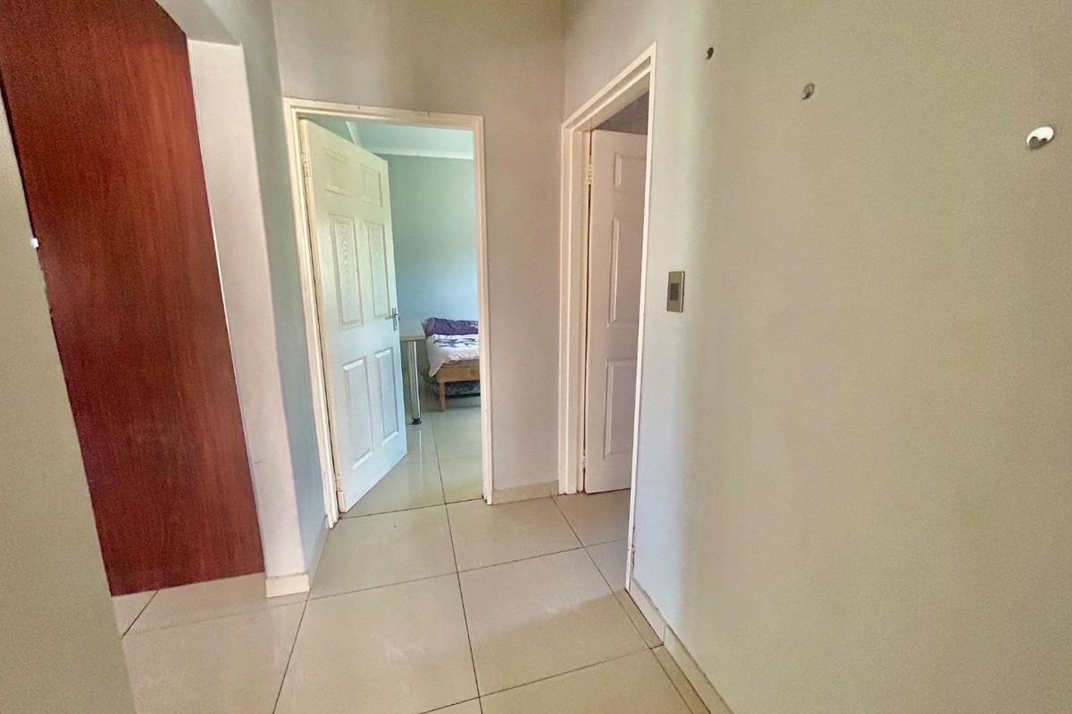 2-Bedroom House For Sale - Photo 5