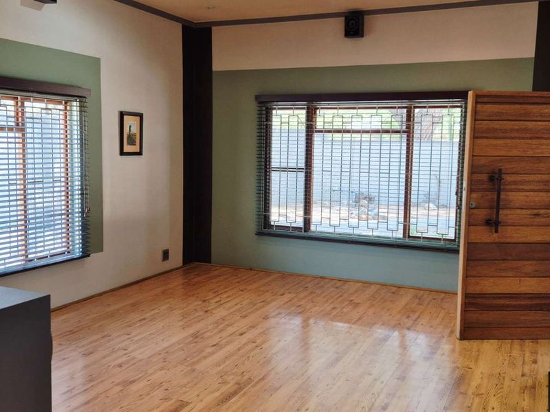 Exclusive Sole Mandate!  This Elegant & Modern Family Home with Luxury Finishes for Sale in Okahandja! - Photo 4