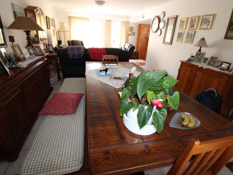 Well Maintained Townhouse - Photo 9
