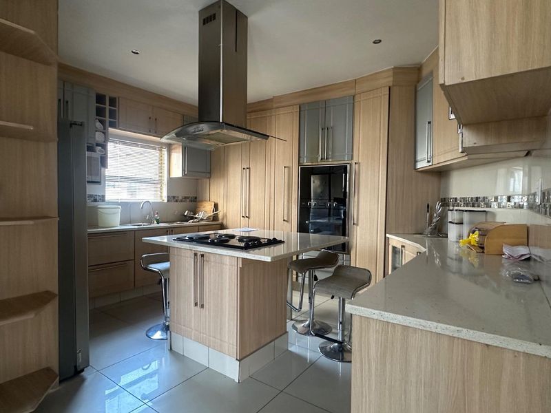 Magnificent finishes! - Photo 3