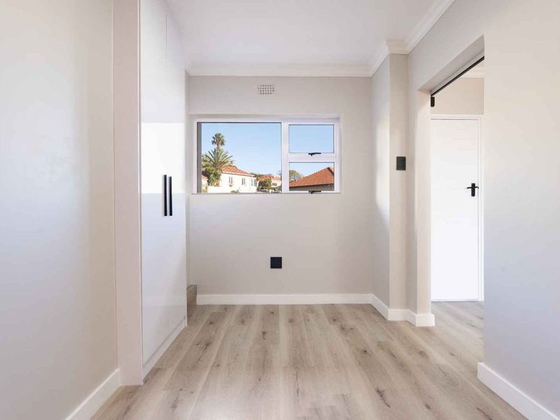 Chic City Pad: Stylish Living Near V&A Waterfront - Photo 9