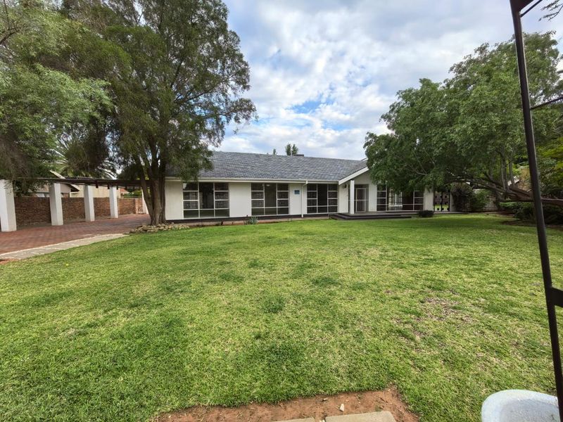 Spacious family home - Photo 3