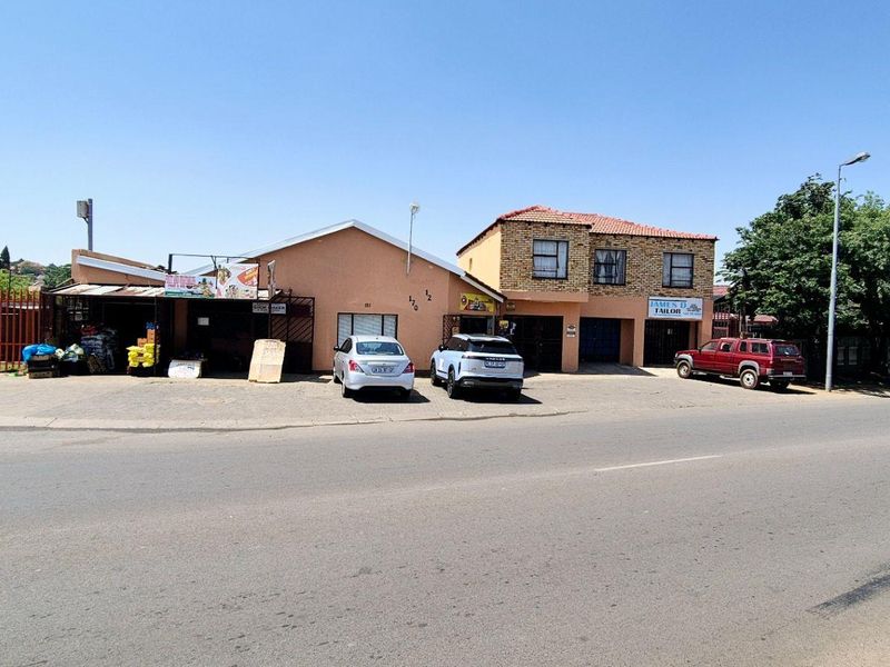 Excellent Investment Opportunity – Mixed-Use Commercial Property - Photo 6