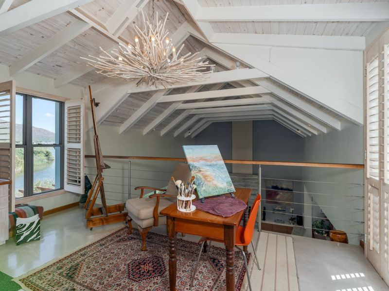 A Unique and bespoke haven of tranquility which is perfectly poised in a wind free position to deliver an unparallelled lifestyle beyond all imagination - Photo 4