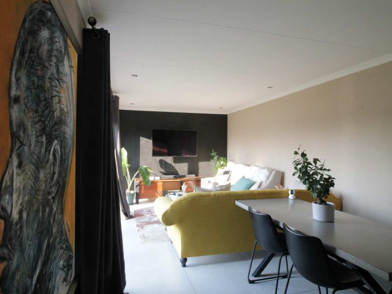 3 Bredroom for sale in Clayville, Midrand Village - Photo 5