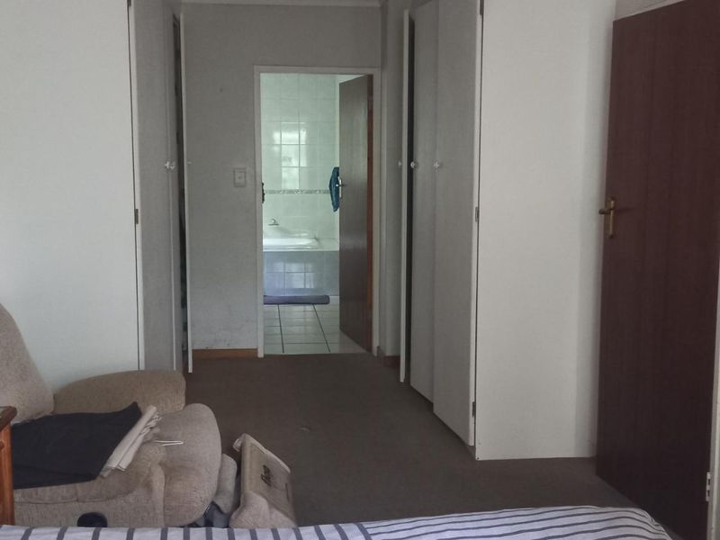 Call this 4 bedroom house your home! - Photo 7