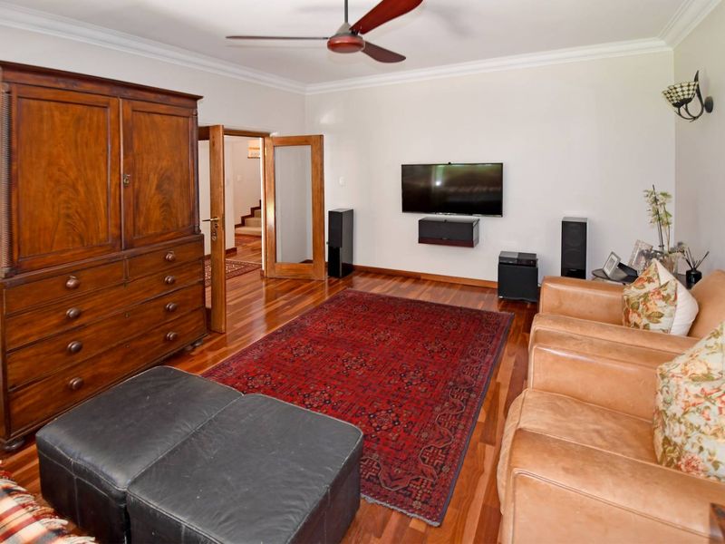 Spacious family home in ultra secure complex with full back up water and power - Photo 9