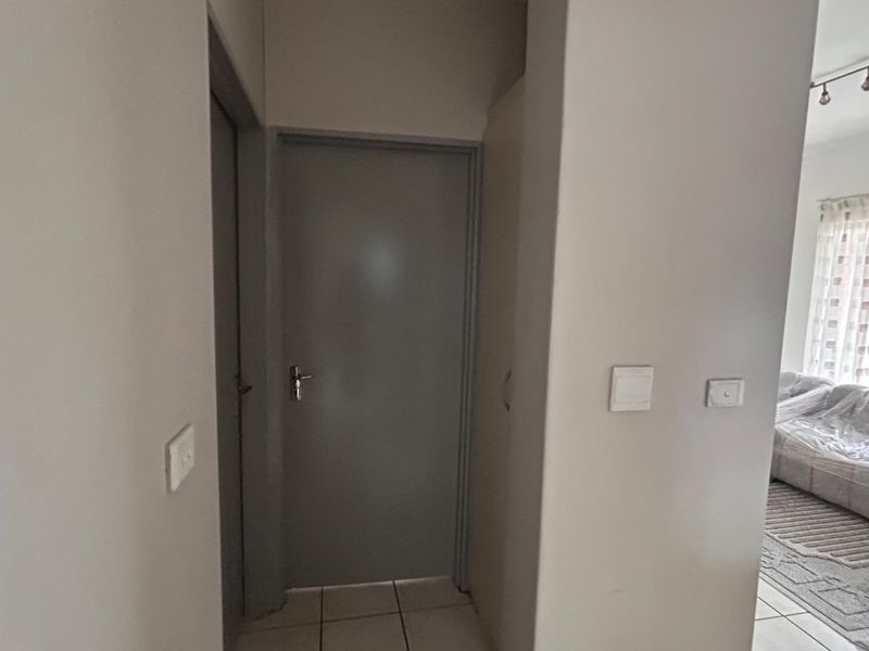 Immaculate 2-Bedroom Apartment at The Wedge, Esther Park - Photo 6