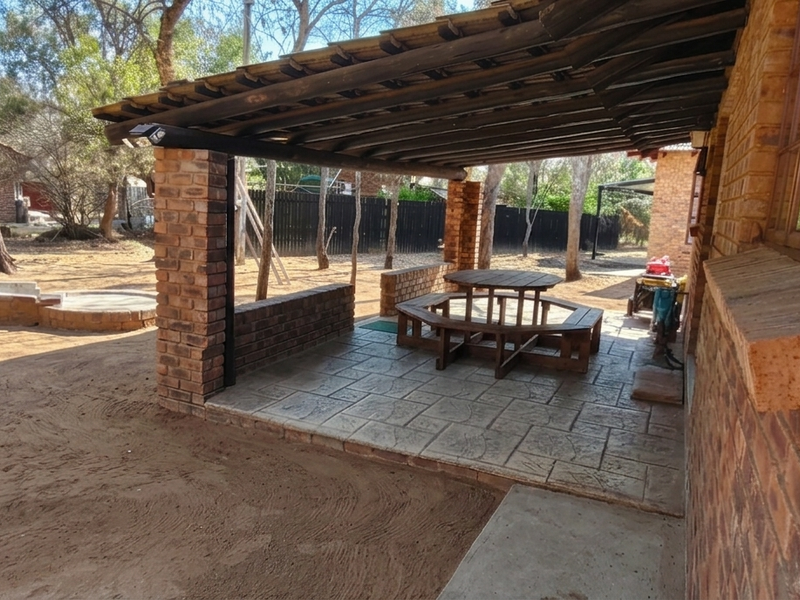 Multi-Unit Gem: Live, Rent, or Holiday in One Unique Property - Photo 2