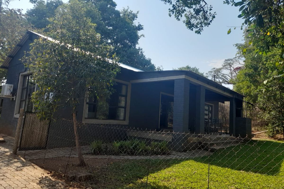 Elegant bushveld living in kampersrus - Photo 3