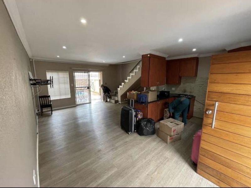 Beautifully Renovated & Well-Maintained 2-Bedroom Duplex with Private Pool, Patio & Built-In Braai - Photo 3