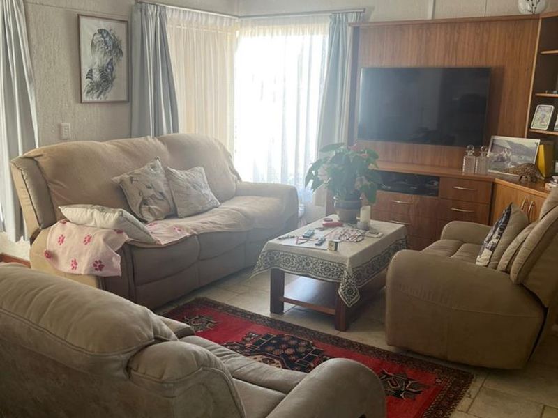 Rossmund Golf Estate Townhouse for Sale - Photo 8