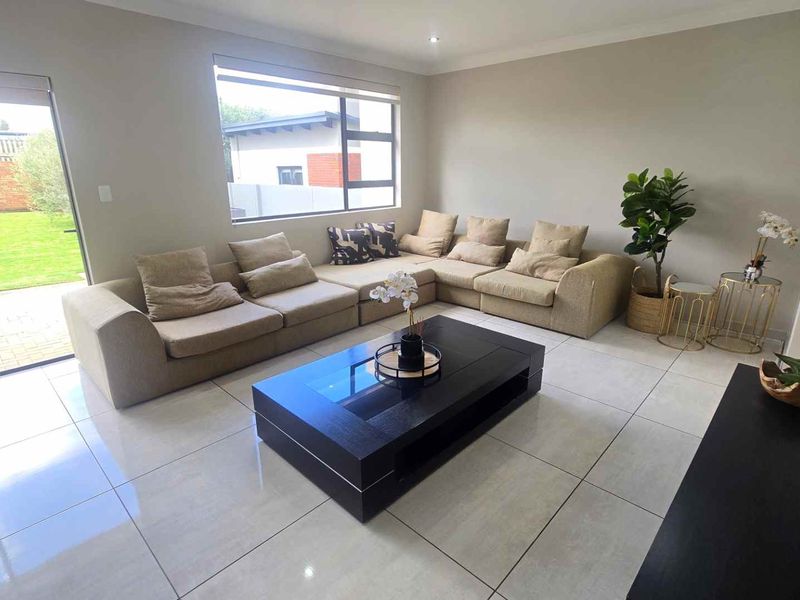 Midstream Meadows modern double storey - Photo 9