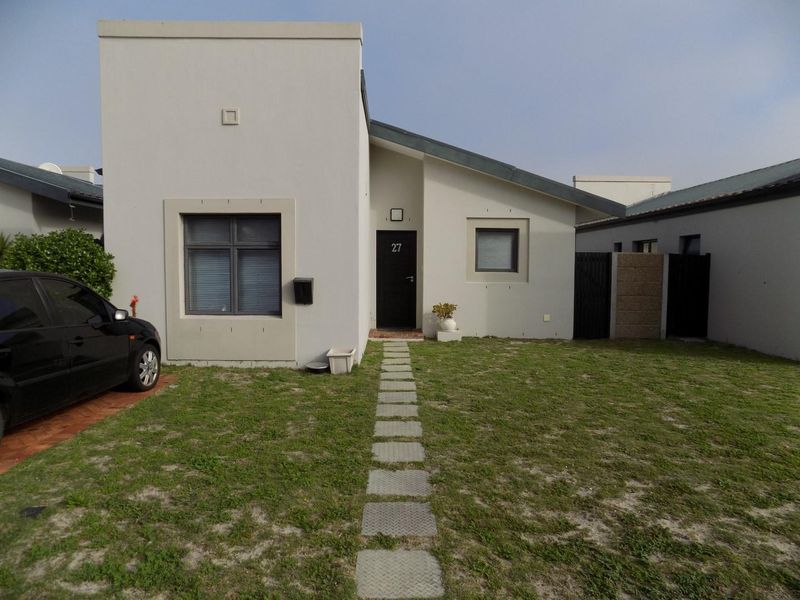 Lovely free-standing 3 bed home in Fishermans Village - Photo 3