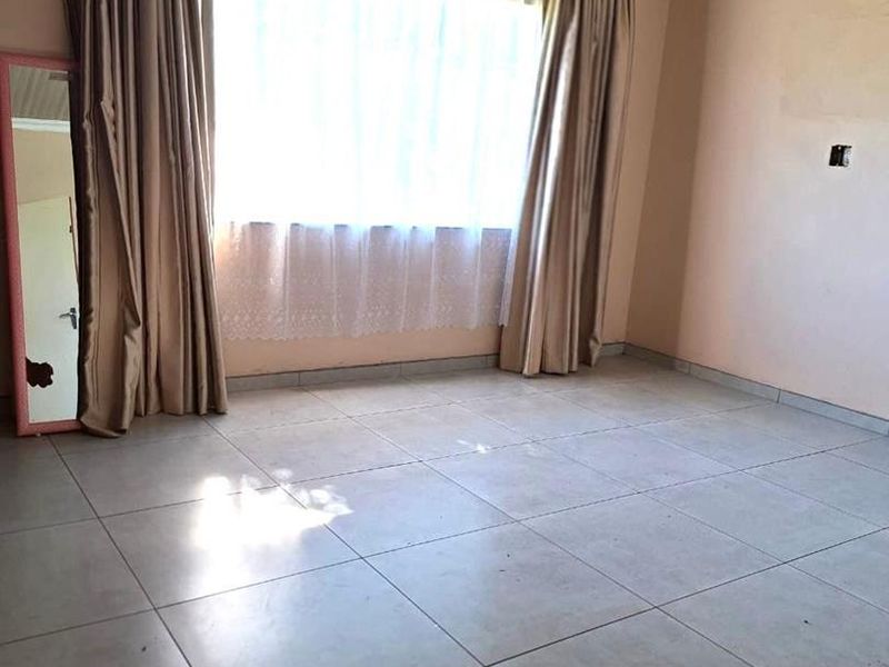 3-Bedroom Pet-Friendly Family Home in Noordsig - Photo 7