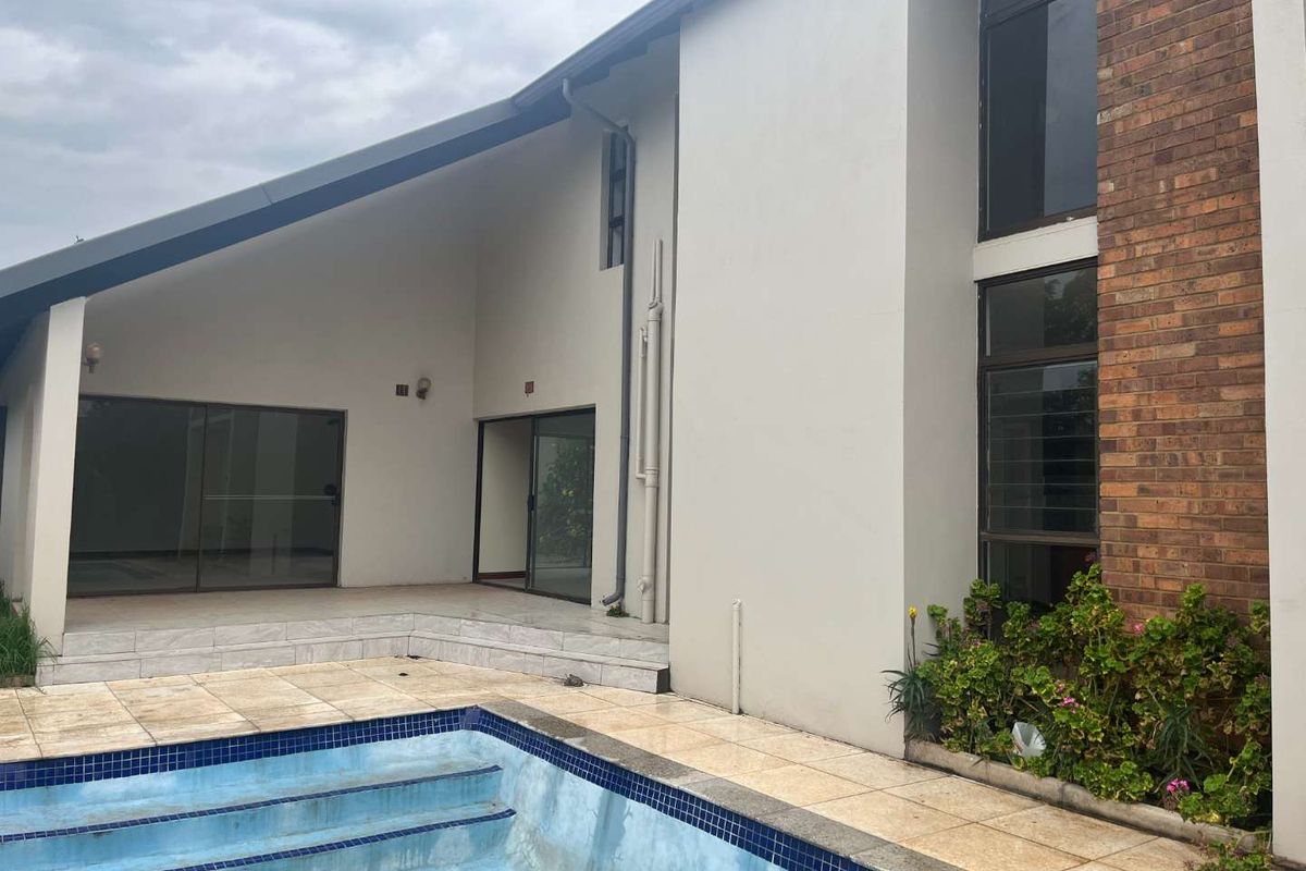 Elegant 5 Bedroom Family Home for Sale | Double Storey with Pool, Garden & Staff Quarters - Photo 2