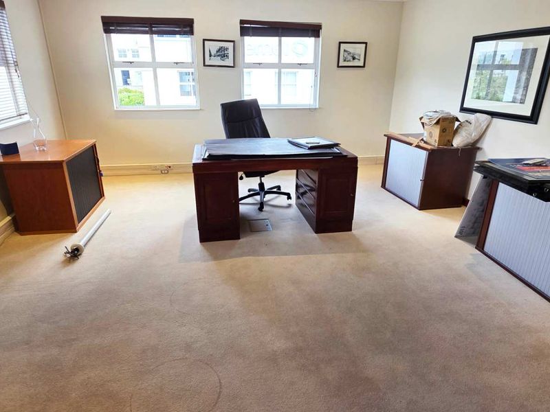 Stunning First Floor Office in Steenberg Office Park - Photo 7