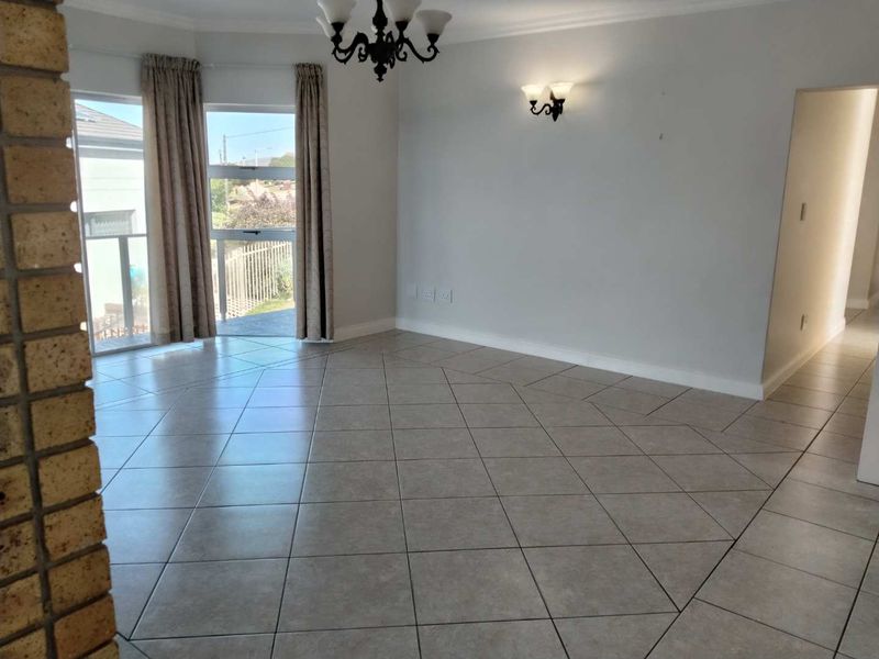 4 bedroom Family home - Photo 10