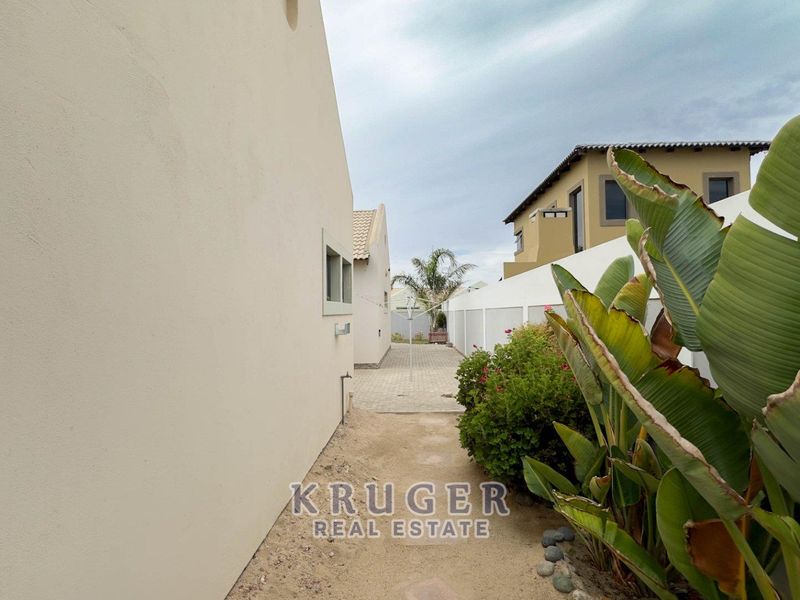 3-BEDROOM HOUSE FOR SALE IN SWAKOPMUND – EXTENSION 15 - Photo 7