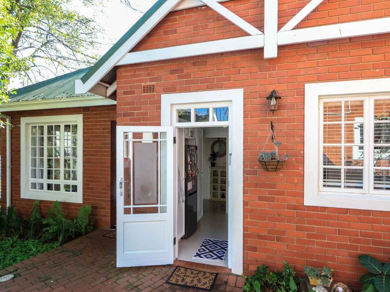 A Beautiful Family Retreat in Prestigious Mount Edgecombe Estate - Photo 5