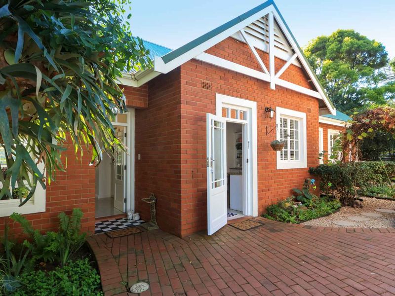 A Beautiful Family Retreat in Prestigious Mount Edgecombe Estate - Photo 4