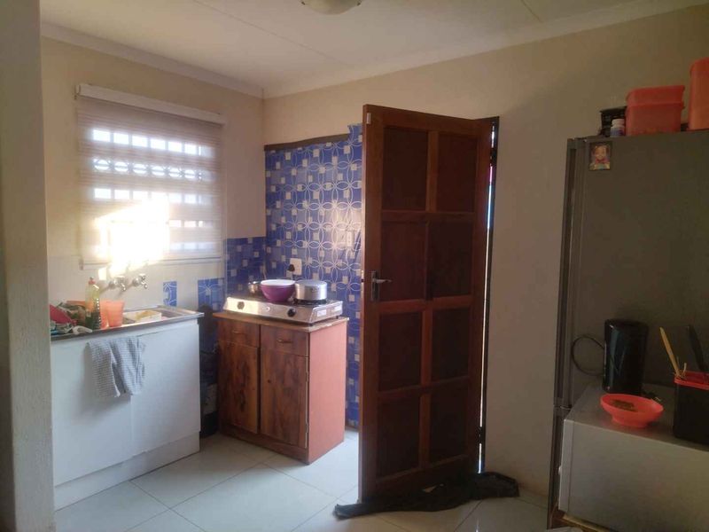 3 bedrooms house for sale in Soshanguve VV - Photo 5