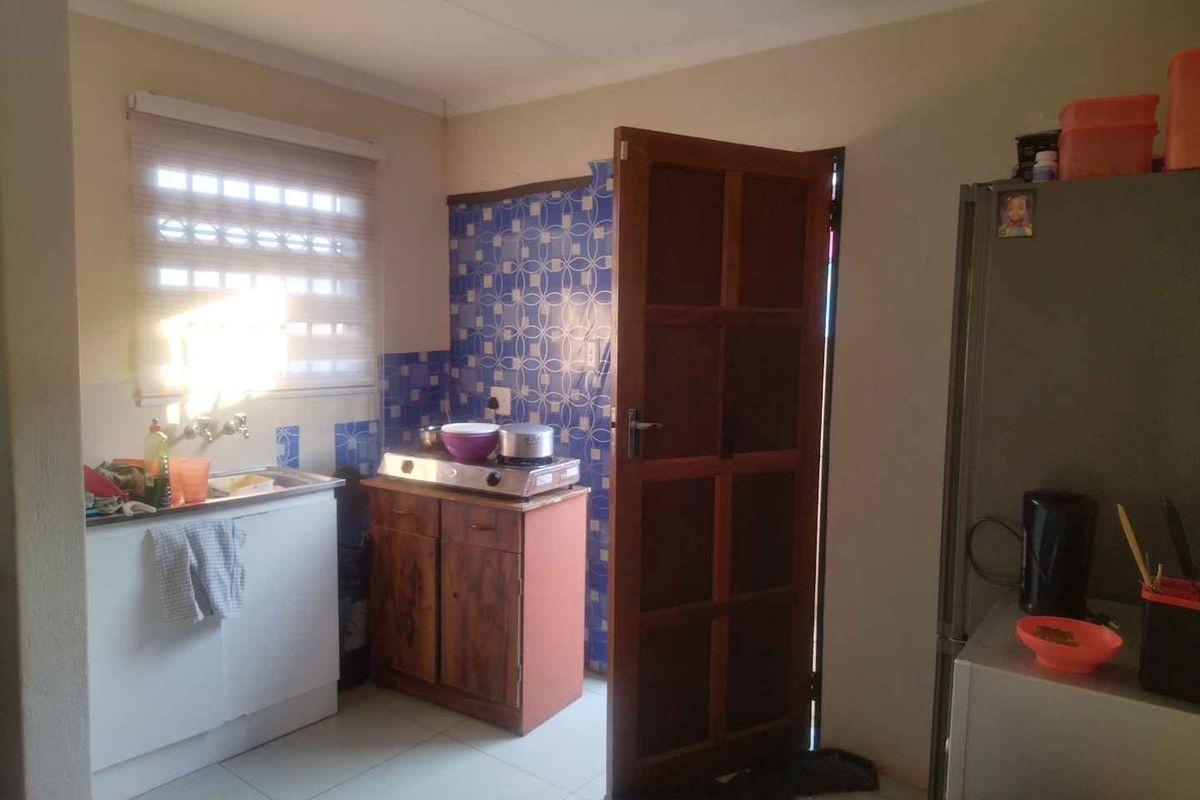 3 bedrooms house for sale in Soshanguve VV - Photo 5
