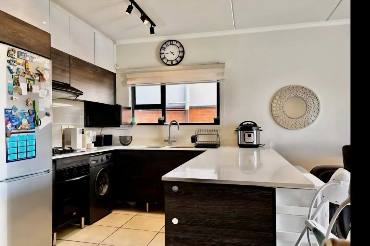 Modern lifestyle living in Balboa Park - Photo 3