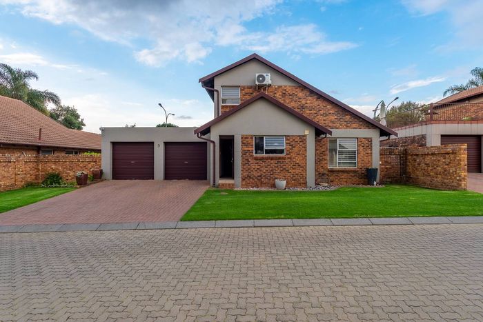 Property #2539825, Cluster For Sale in Glen Marais