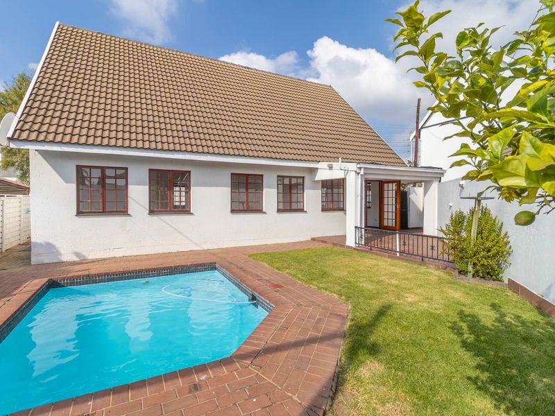 Family Living in the Heart of Midrand - Photo 2