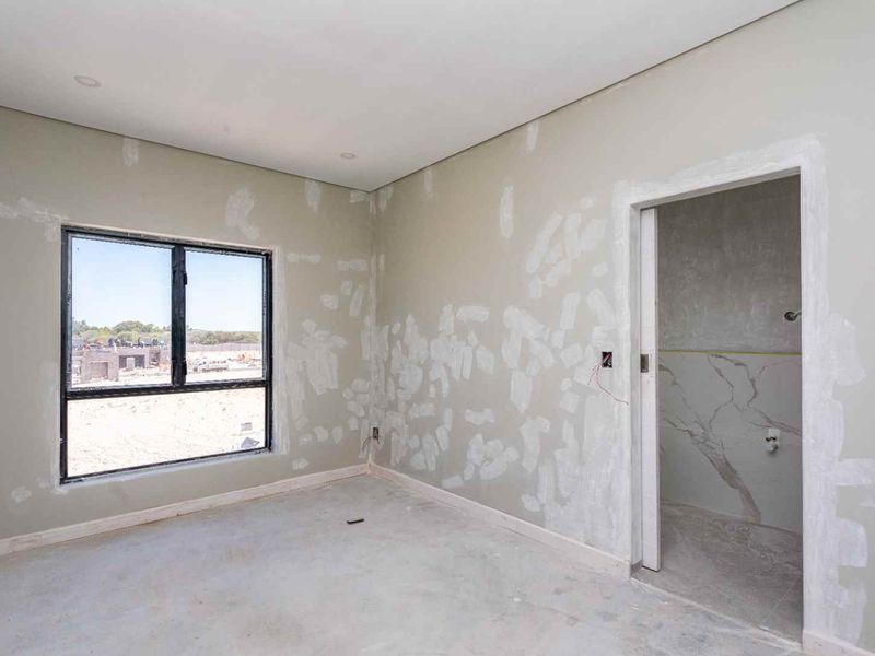 Supreme Sandown - Photo 3