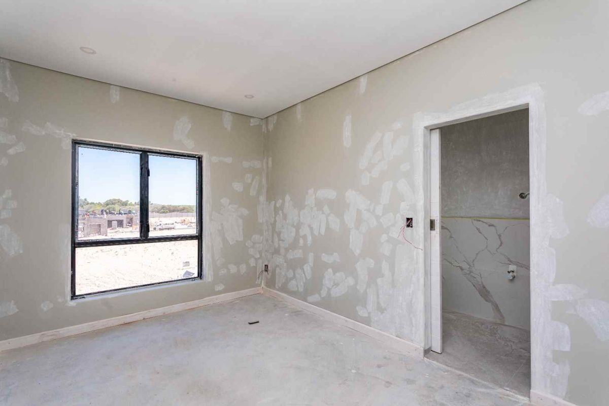 Supreme Sandown - Photo 3