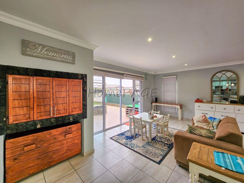 Ext 11, Henties Bay:  Stylish and modern house for sale in Sunbay - Photo 7