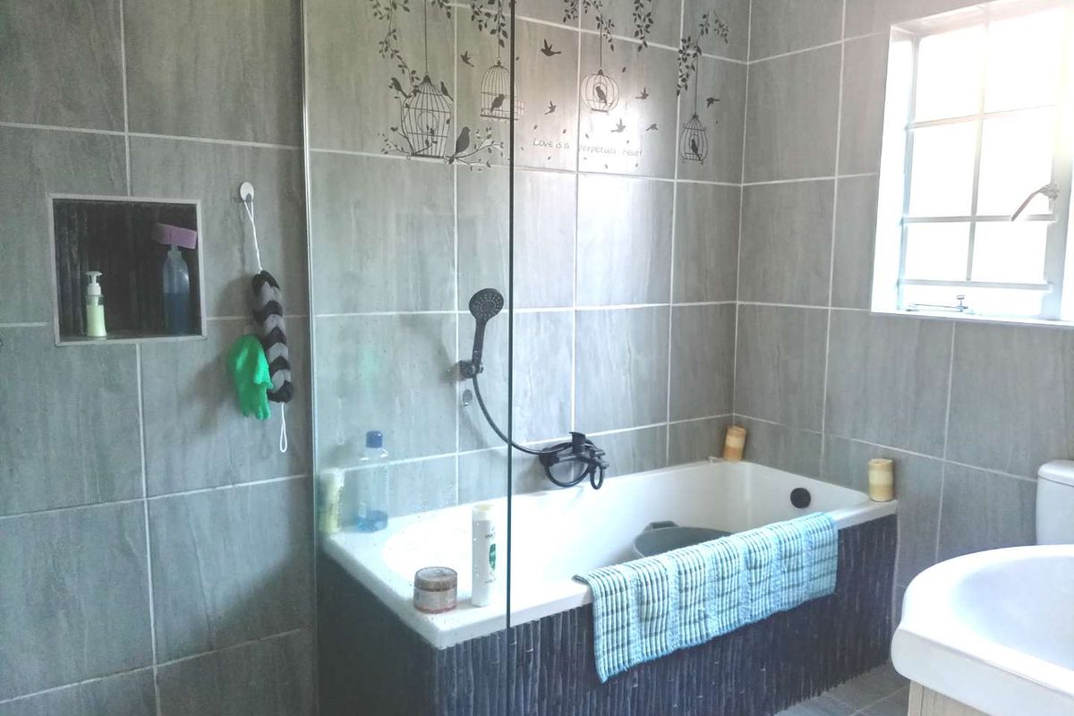 PICTURE PERFECT STARTNER OR SCALLING DOWN UNIT... - Photo 5